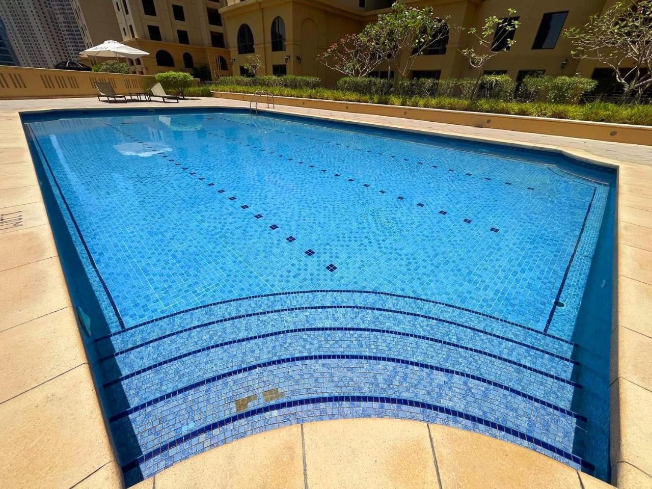 Family Apartment, Prime Location In Jbr, Location Managed By Sunnyhomes Dubaï